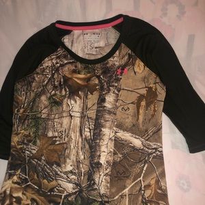 Under Armour Semi-fit green and “camo” top